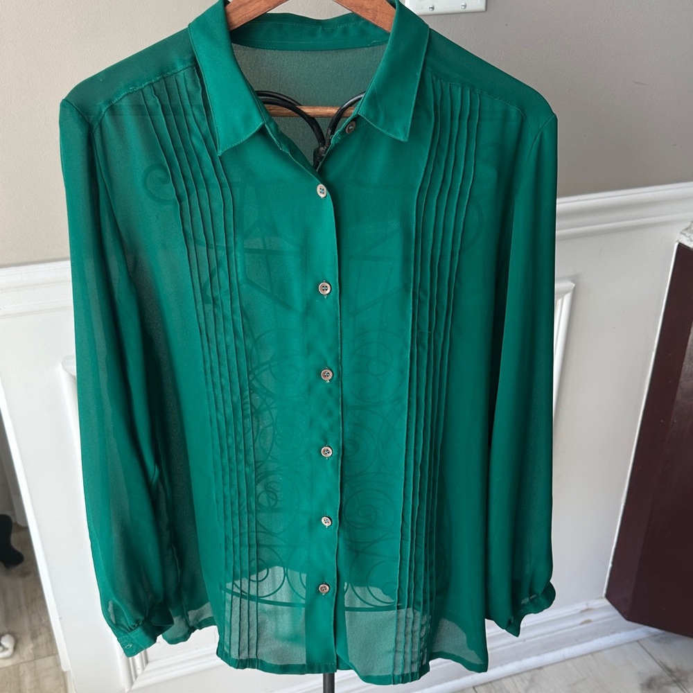 Elegant Green Women's Blouse